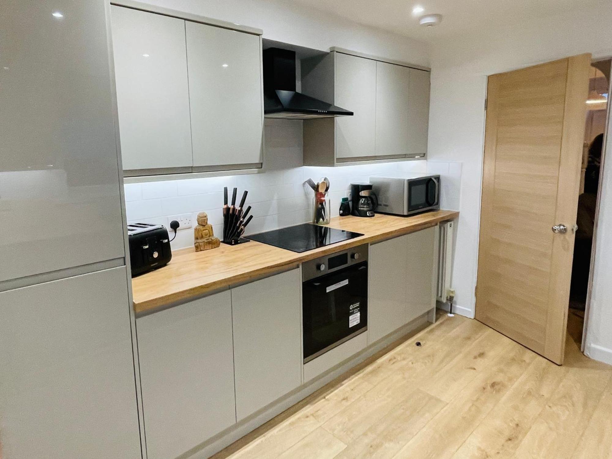 Newly Refurbished City Centre House With Parking Exeter Exterior photo